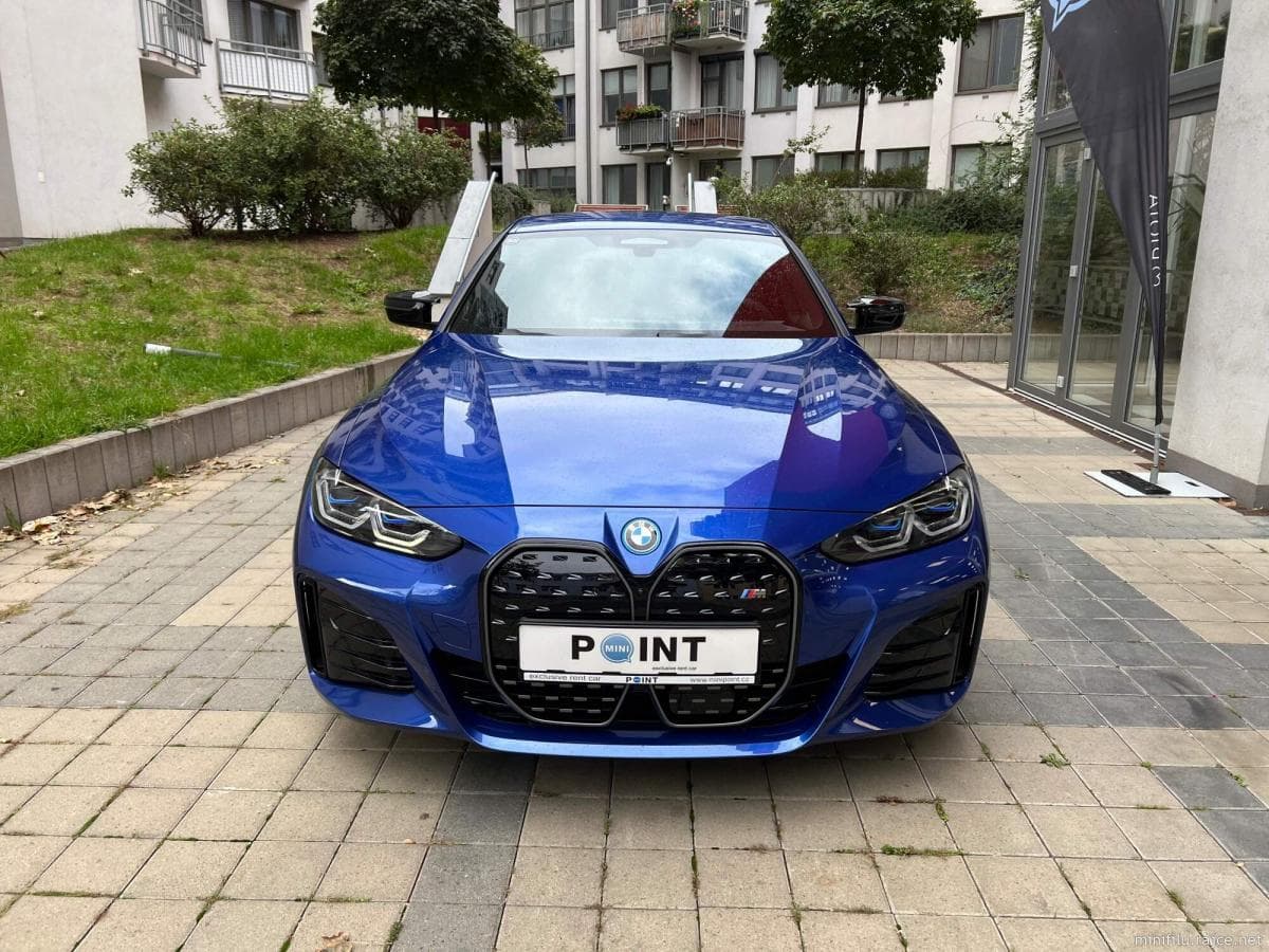BMW i4