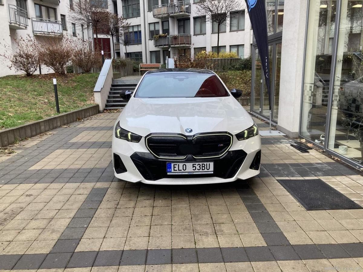 BMW I5