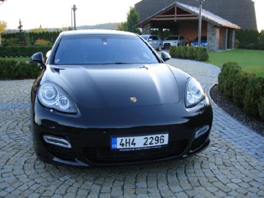 Porsche Panamera TURBO NOVÉ V ČR PRVNÍ MAJITEL