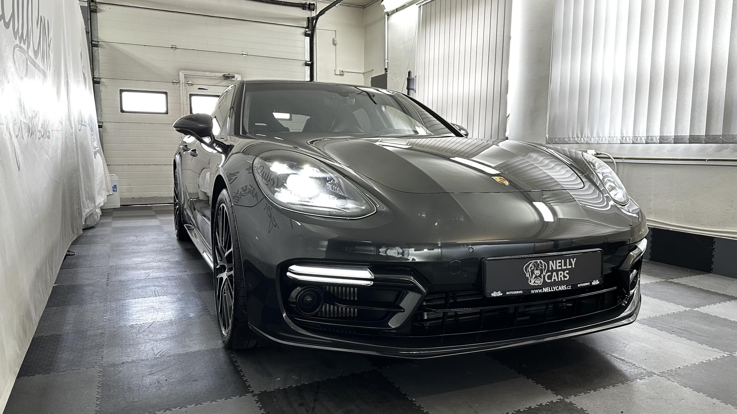 2020 Porsche PANAMERA