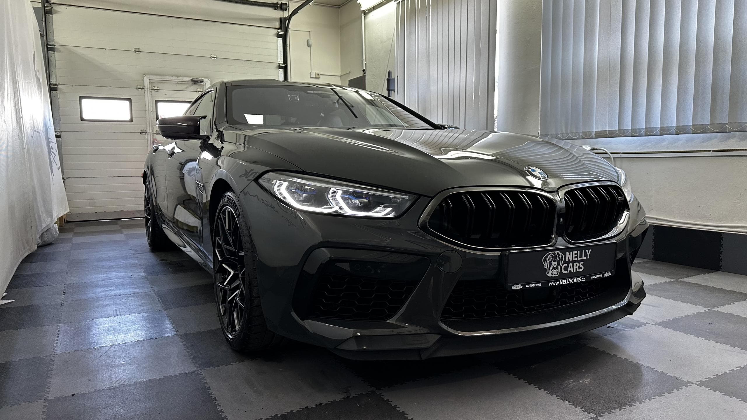 2023 BMW M8