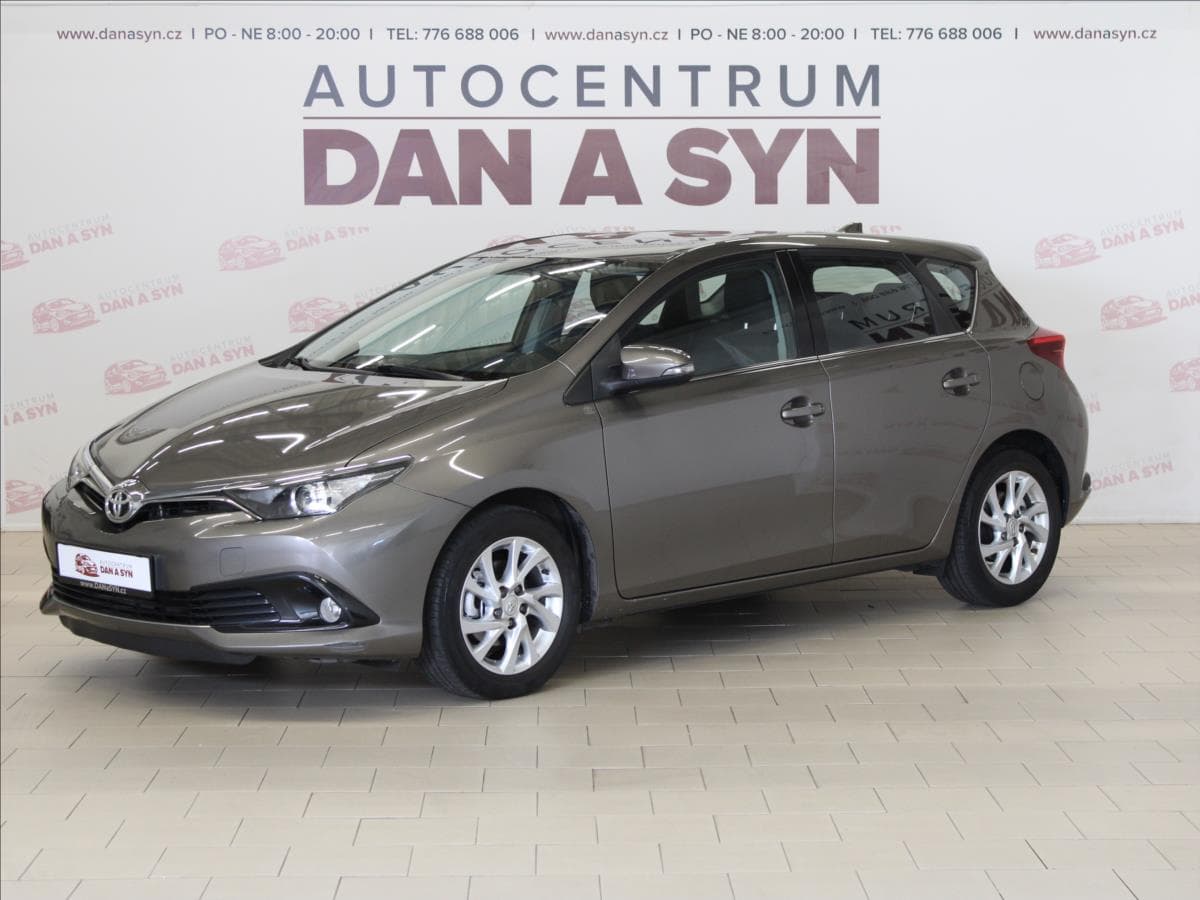 2017 Toyota AURIS