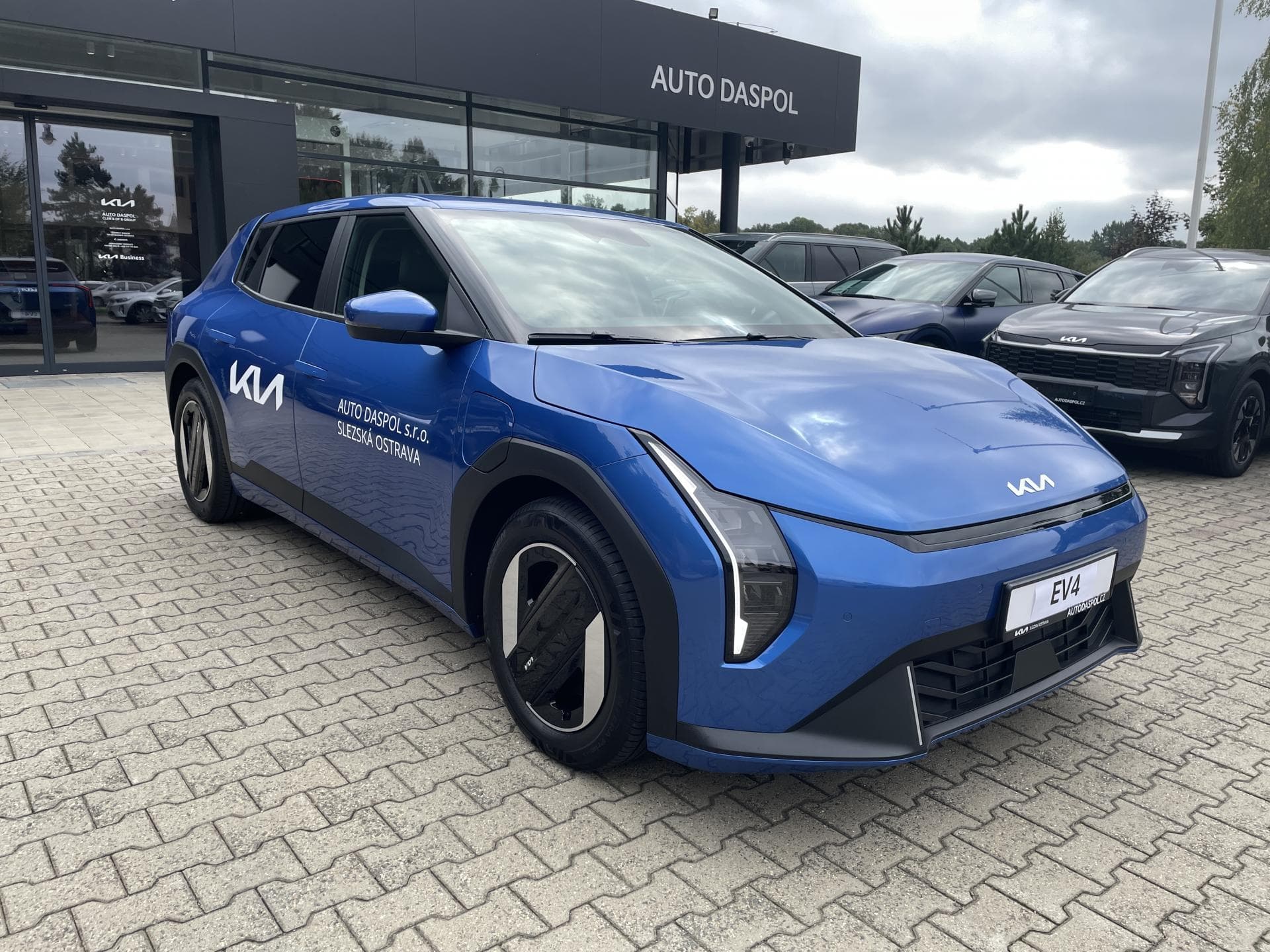 Kia EV4 EARTH 150 KW + 81,4 KWH "AKCE"