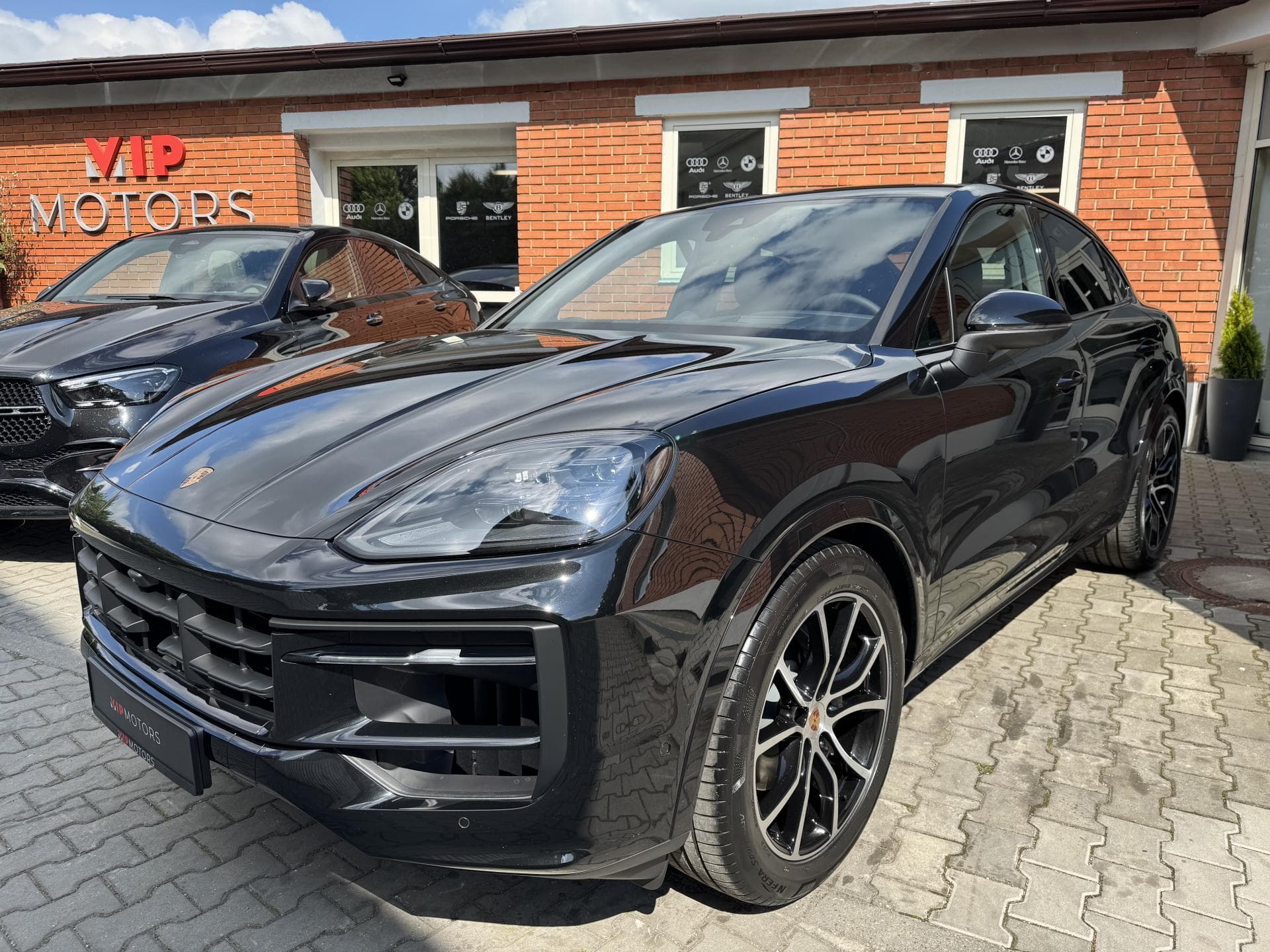 2025 Porsche CAYENNE