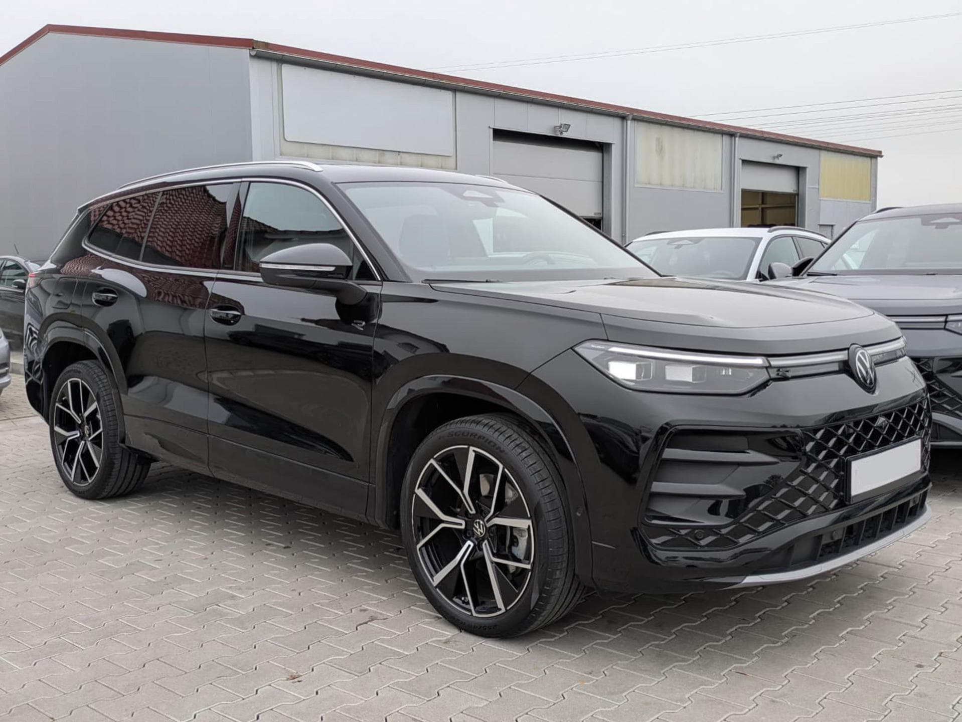 2025 Volkswagen TAYRON