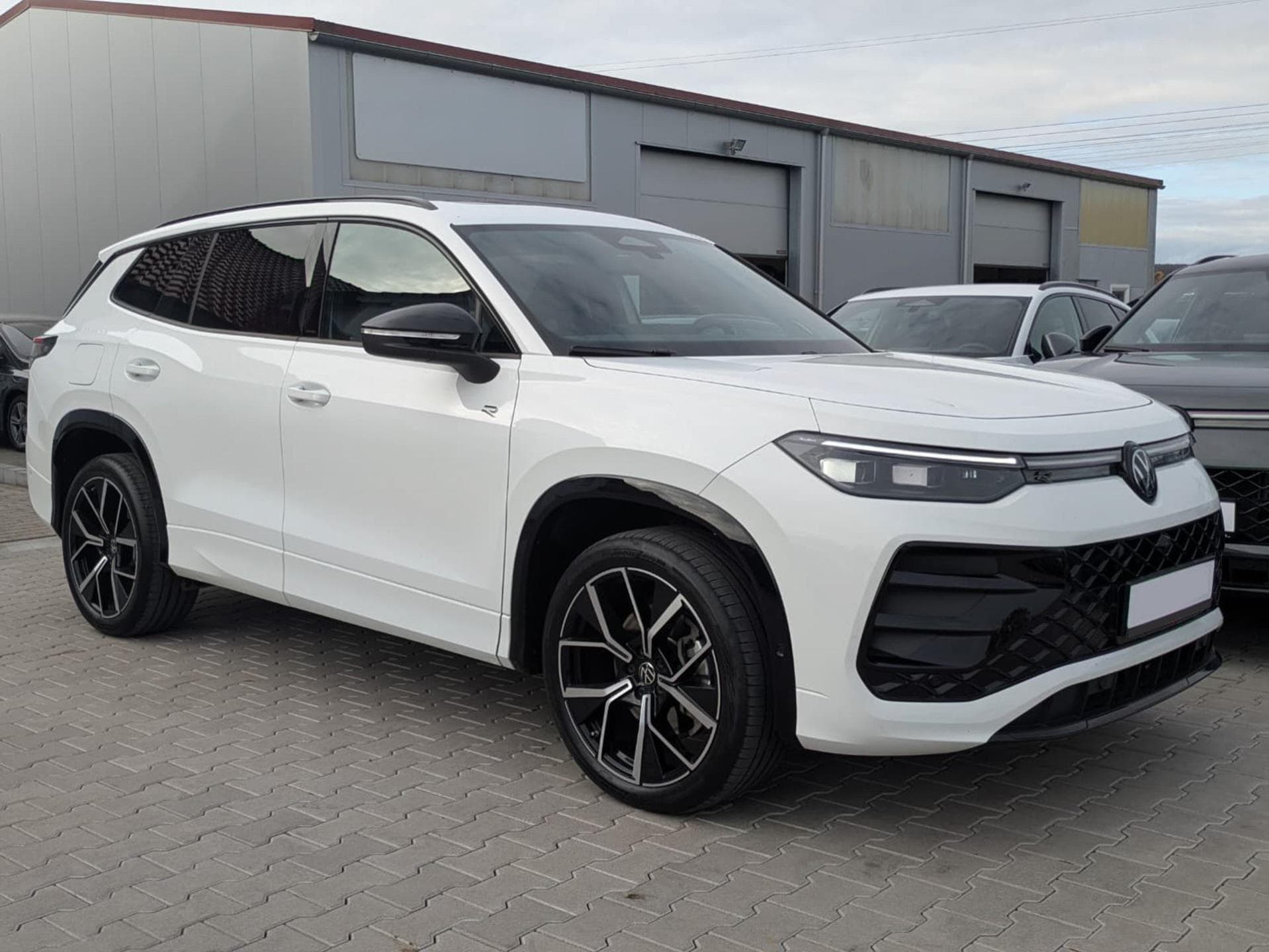 2025 Volkswagen TAYRON