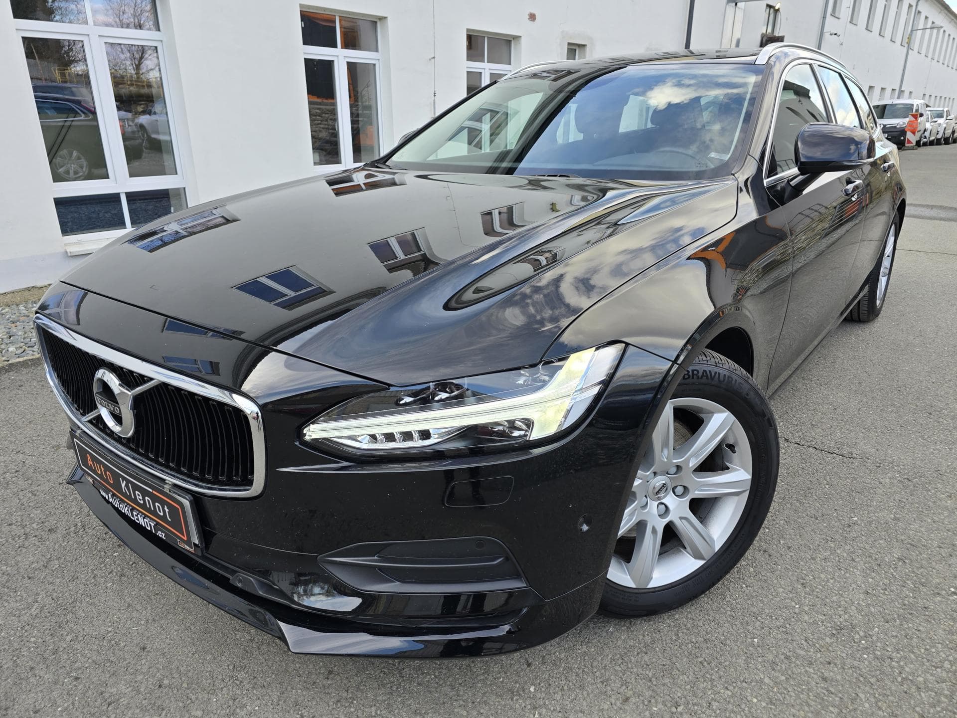 2018 Volvo V90