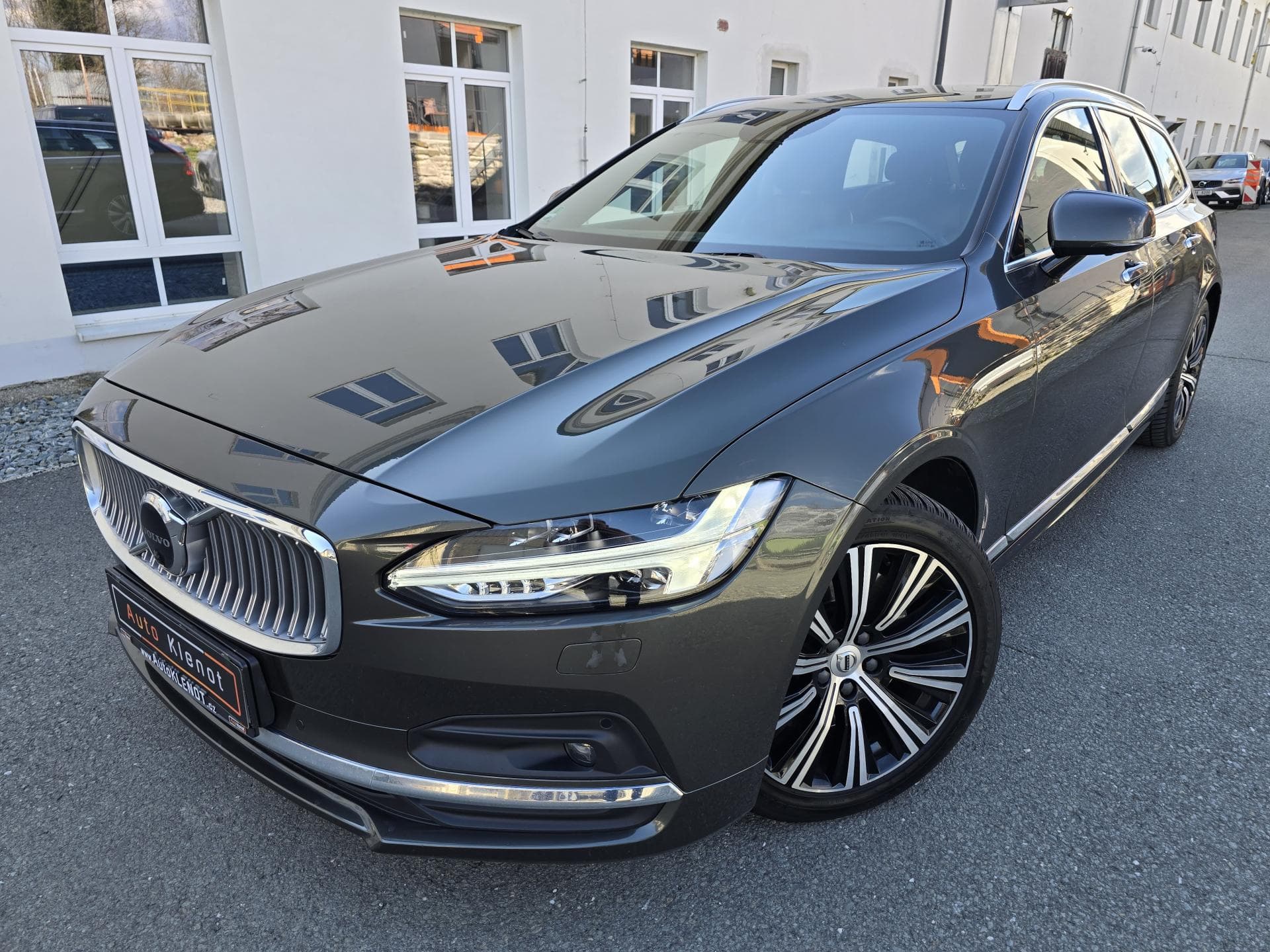 2021 Volvo V90