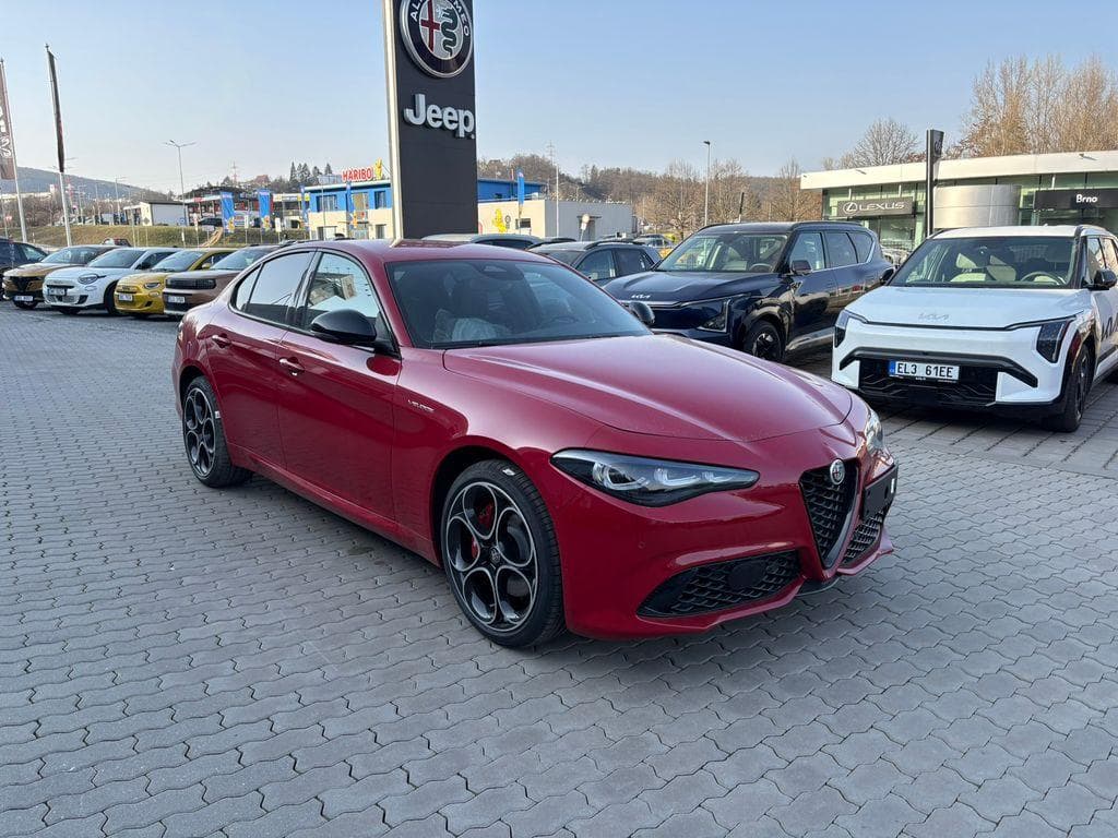 Alfa Romeo Giulia Veloce 2.0 Turbo 280k AT8 Q4 sedan