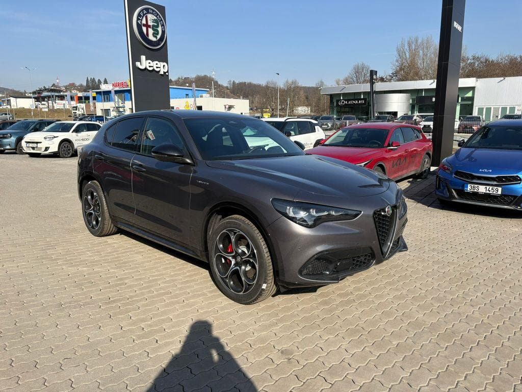 2025 Alfa Romeo Stelvio
