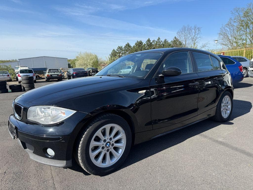 2005 BMW 1-SERIES
