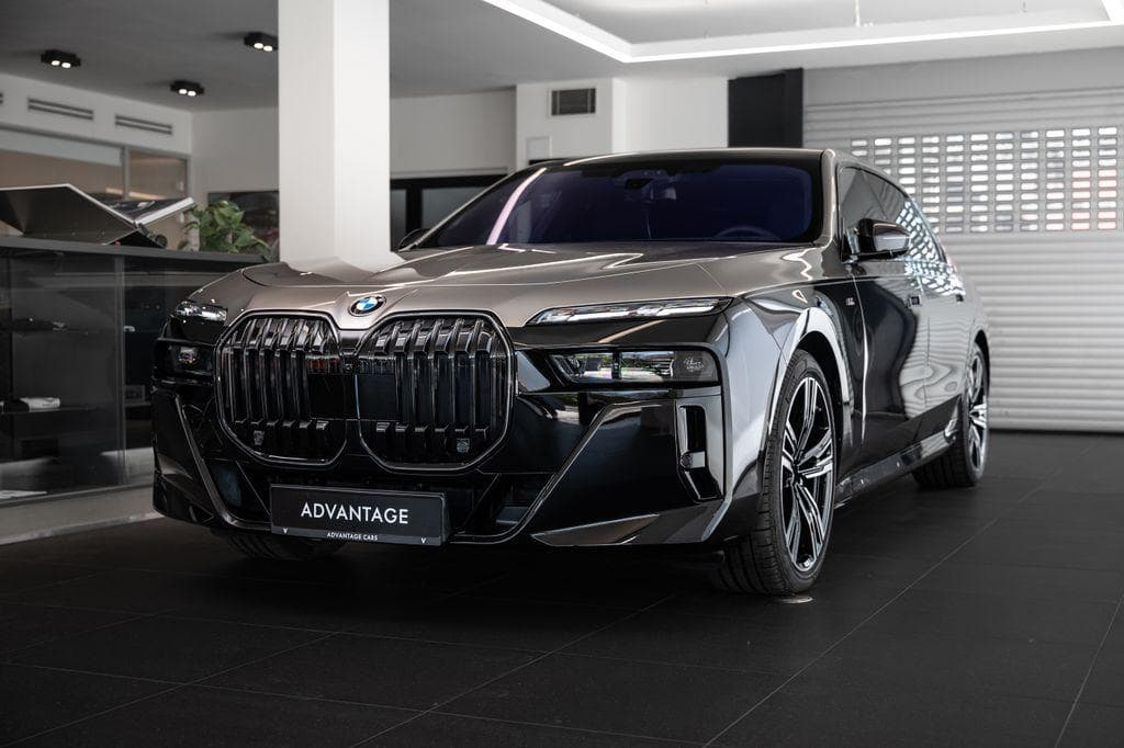 BMW 7-SERIES