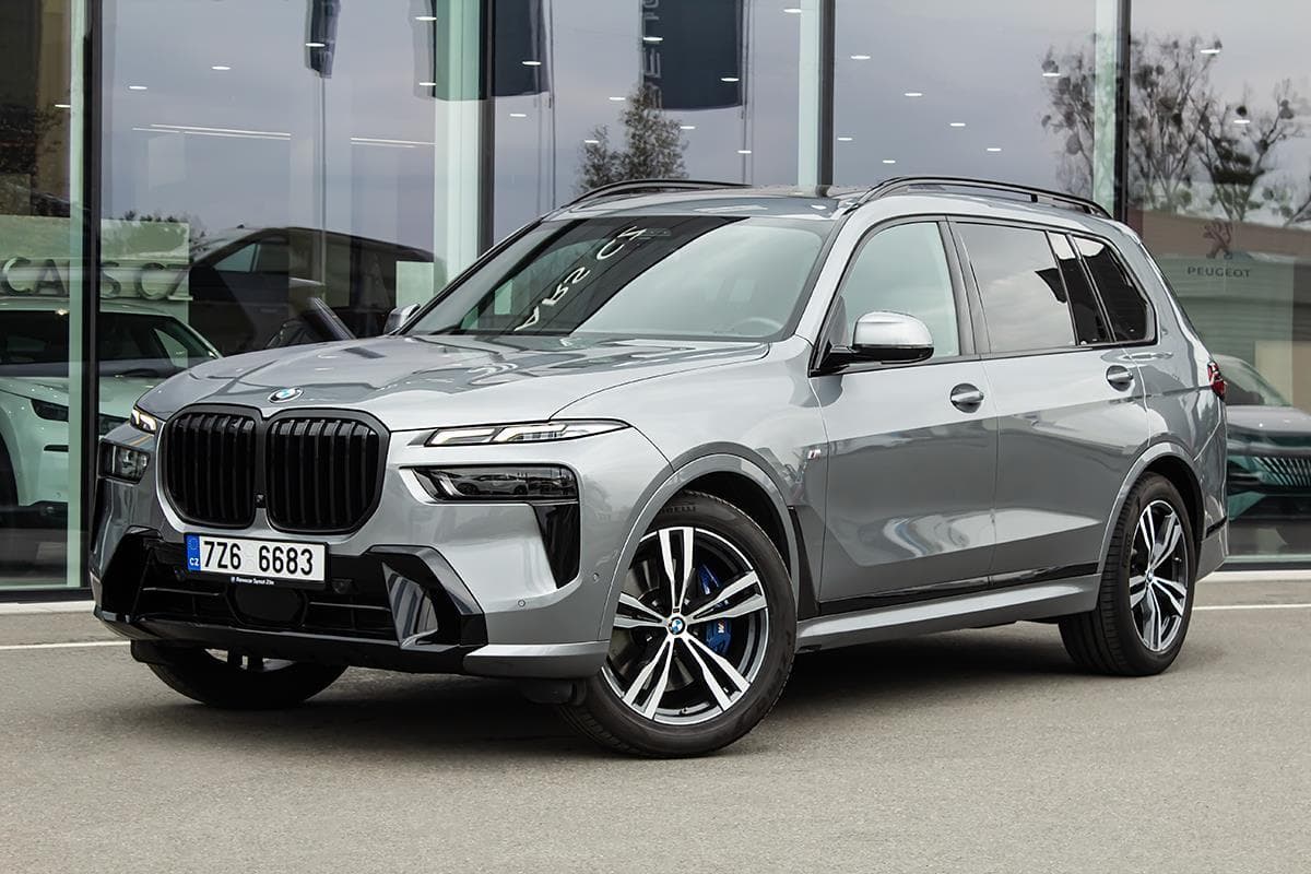 2023 BMW X7