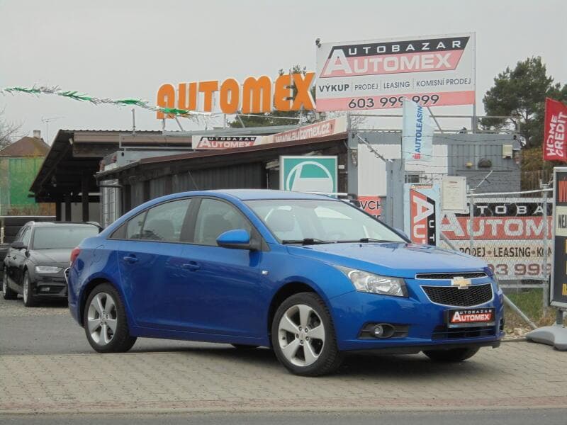 Chevrolet Cruze 1.6i- KLIMA- 8x AIRBAG- TAŽNÝ sedan