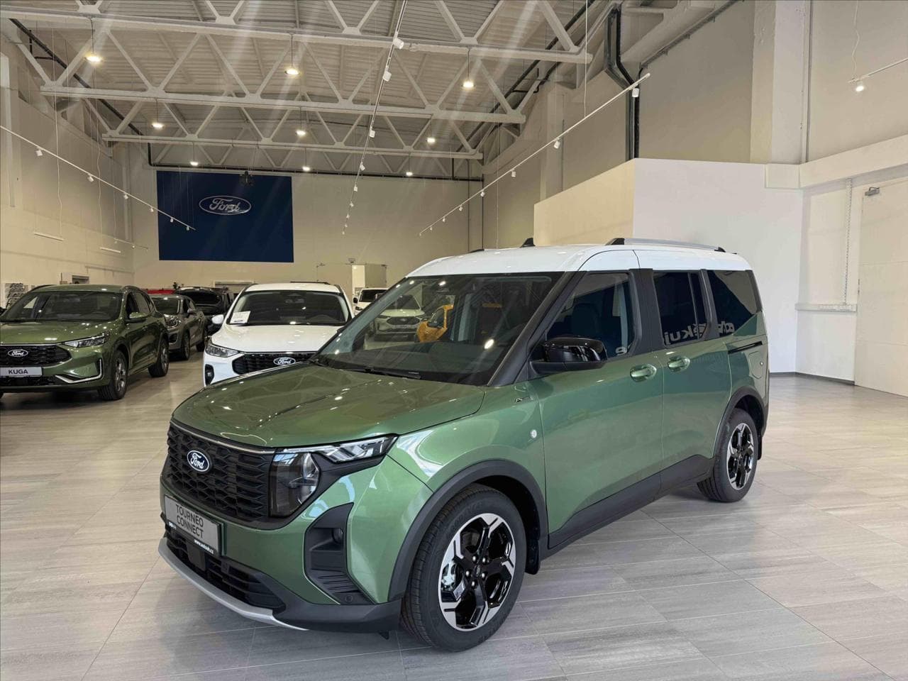2025 Ford TOURNEO