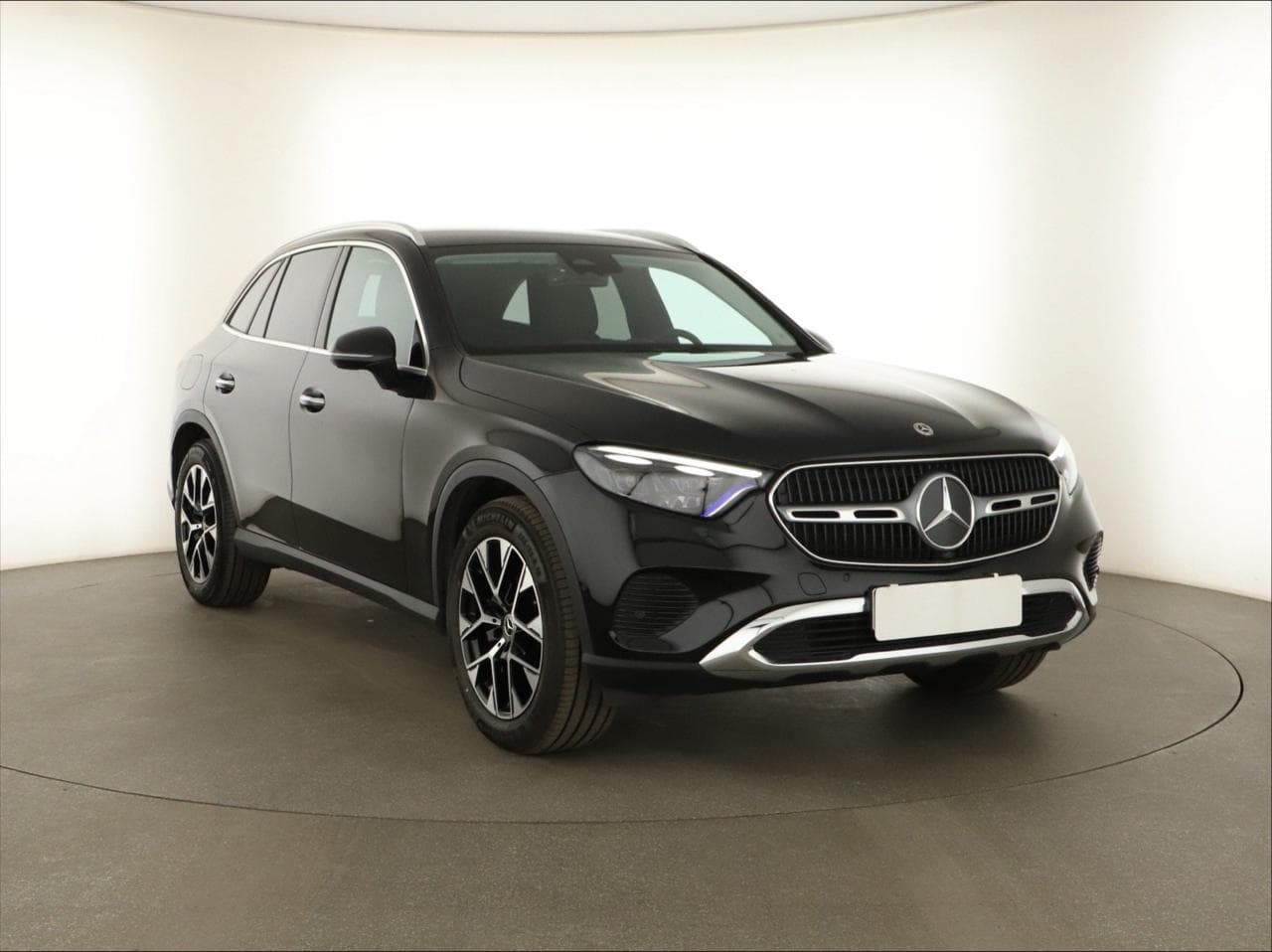 2025 Mercedes-Benz GLC