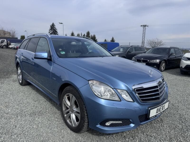 2010 Mercedes-Benz E-CLASS