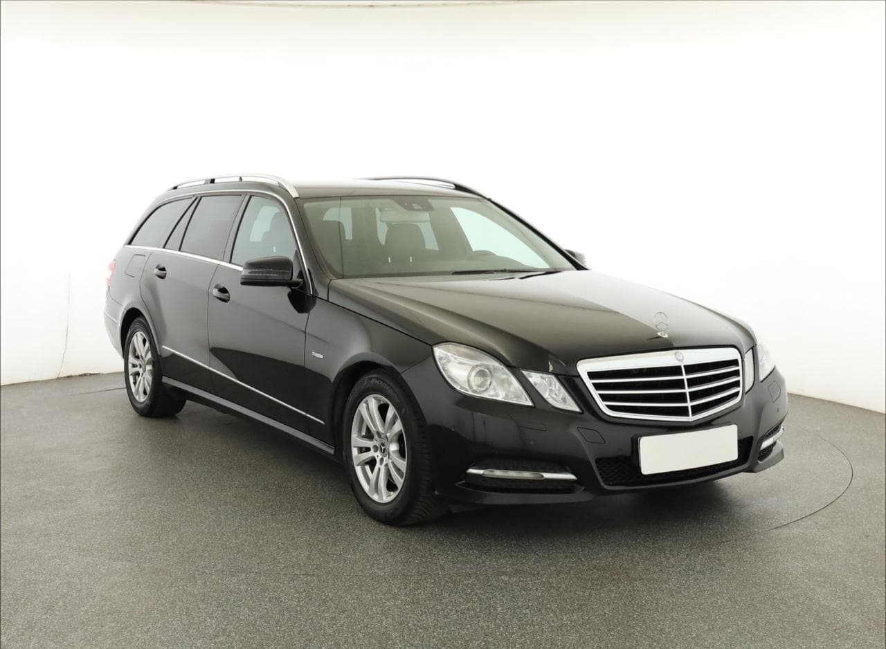 2011 Mercedes-Benz E-CLASS