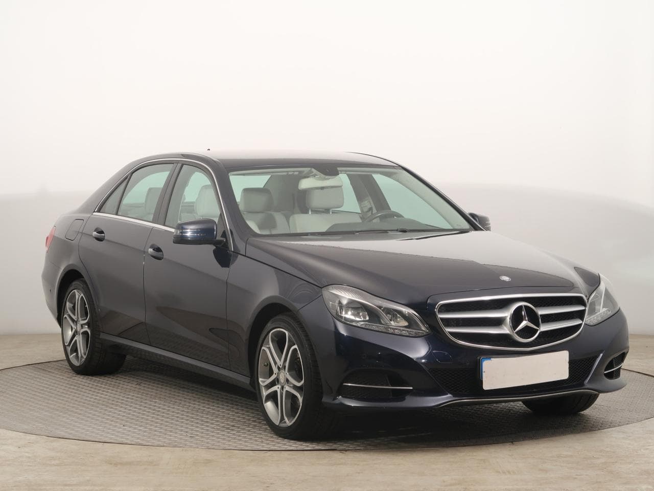 2015 Mercedes-Benz E-CLASS
