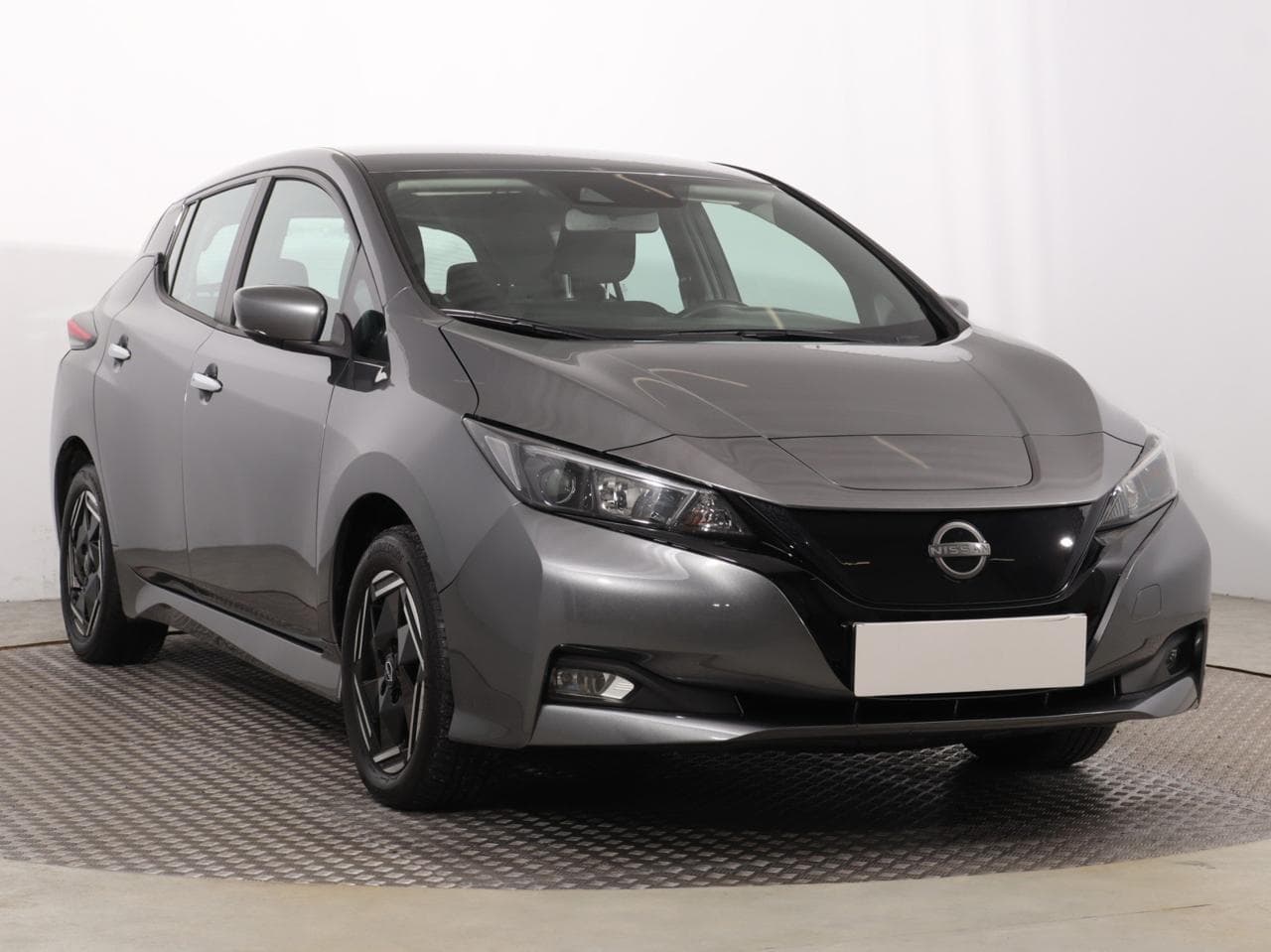 2022 Nissan LEAF