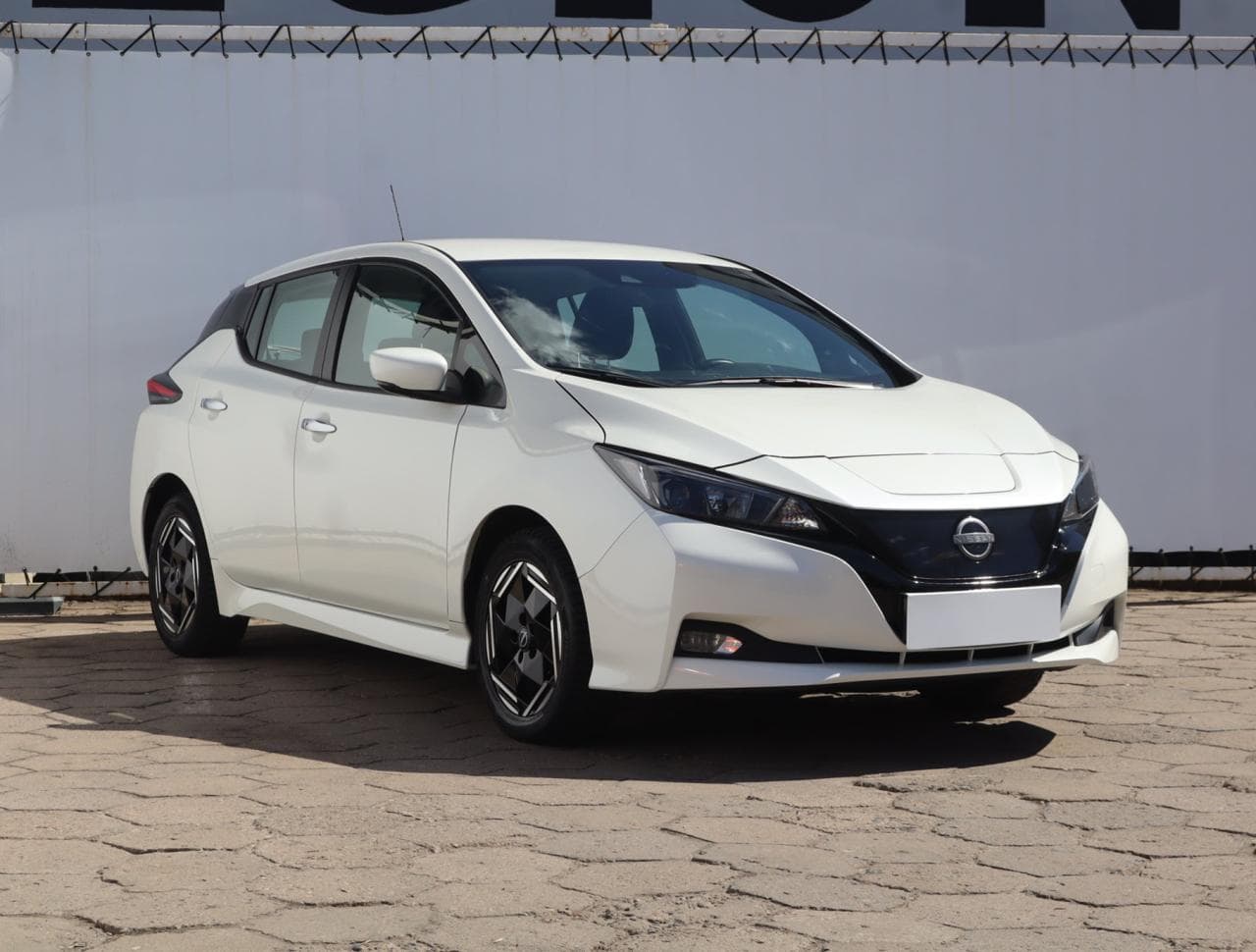 2022 Nissan LEAF