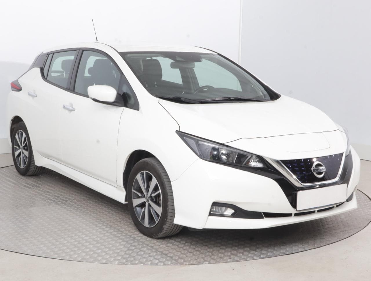 2021 Nissan LEAF