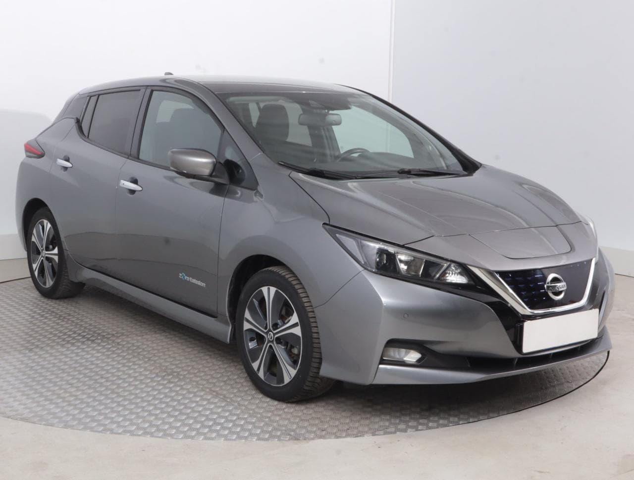 2022 Nissan LEAF