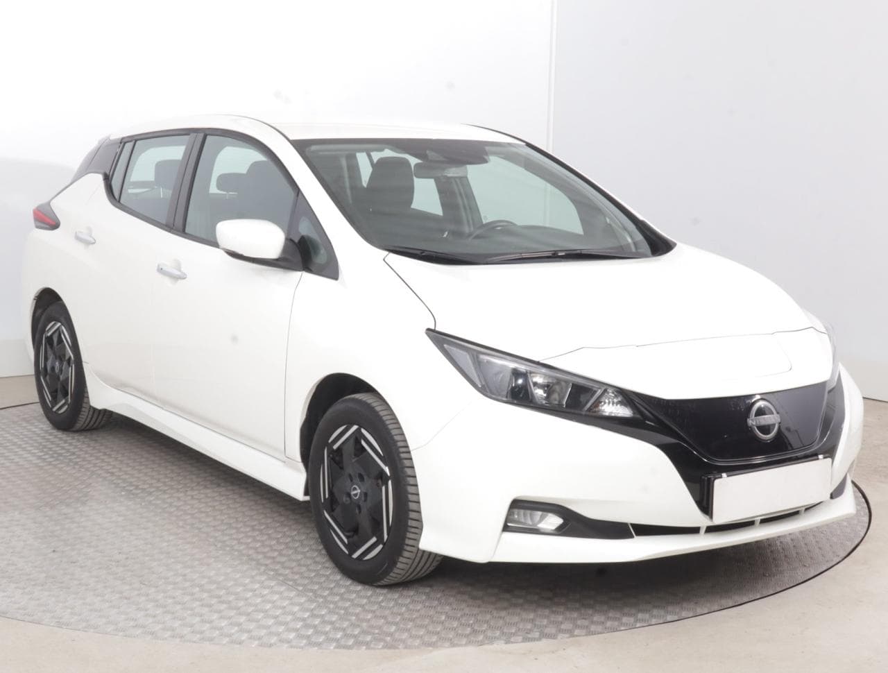 2022 Nissan LEAF
