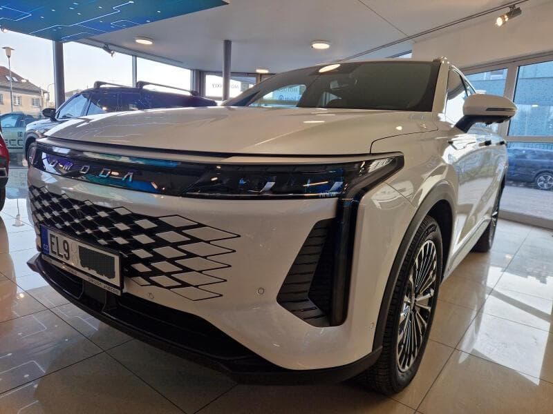 2025 Omoda 9