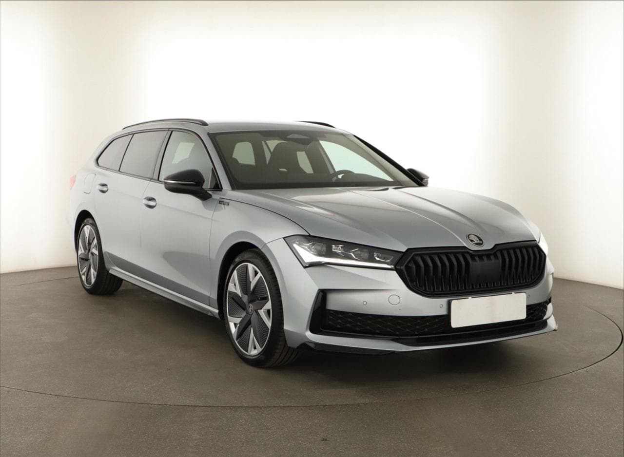 2025 Škoda SUPERB