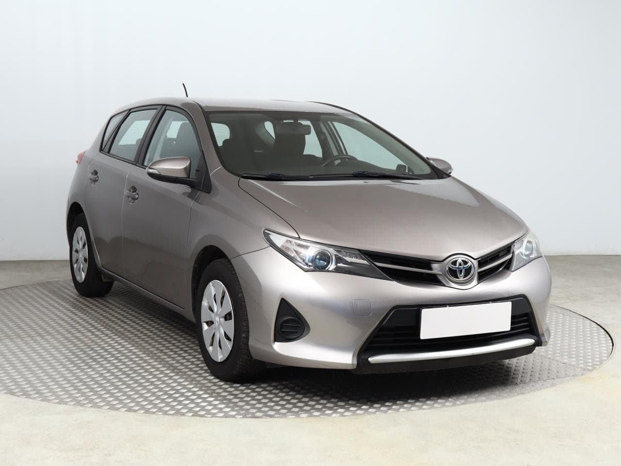2013 Toyota AURIS