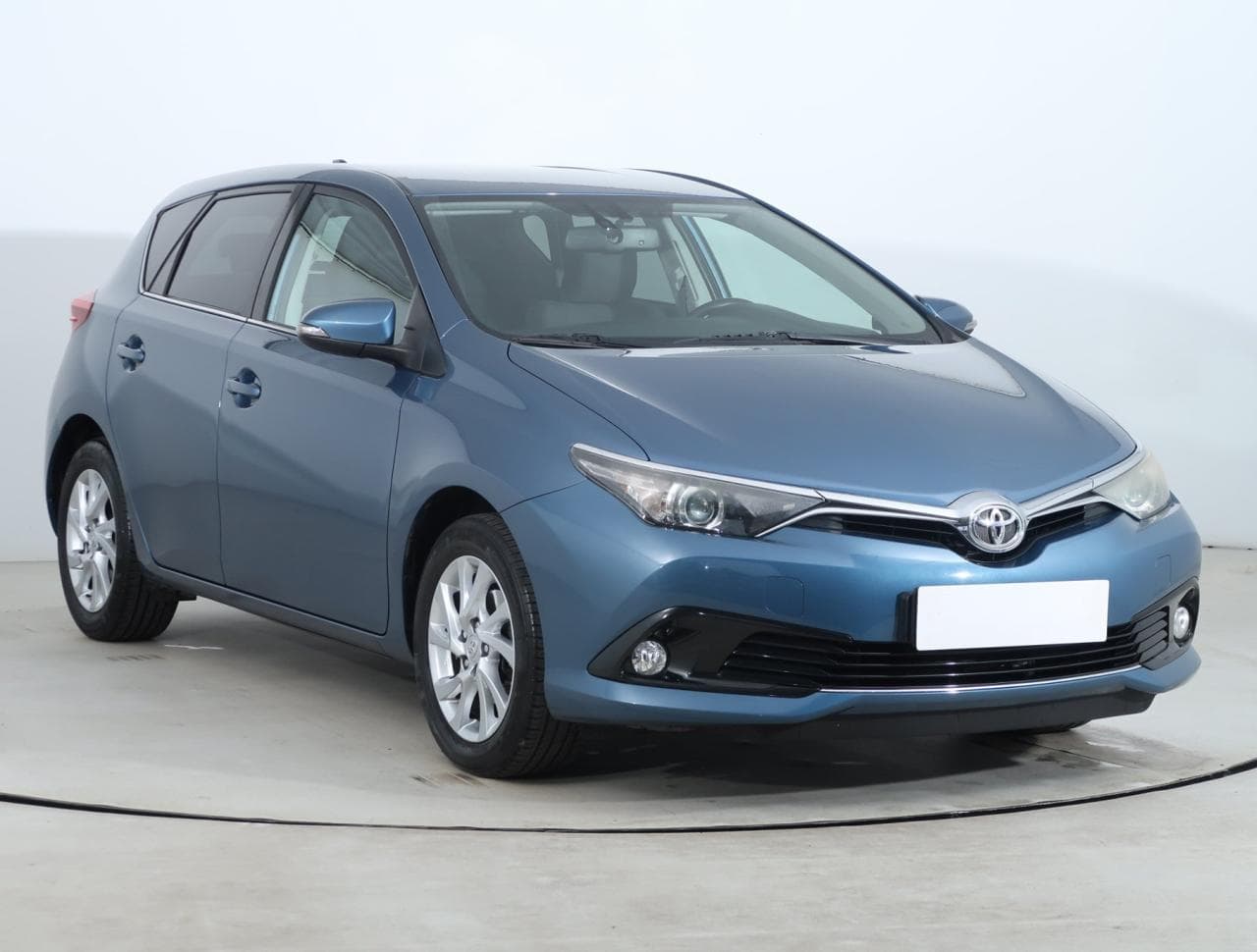 2016 Toyota AURIS
