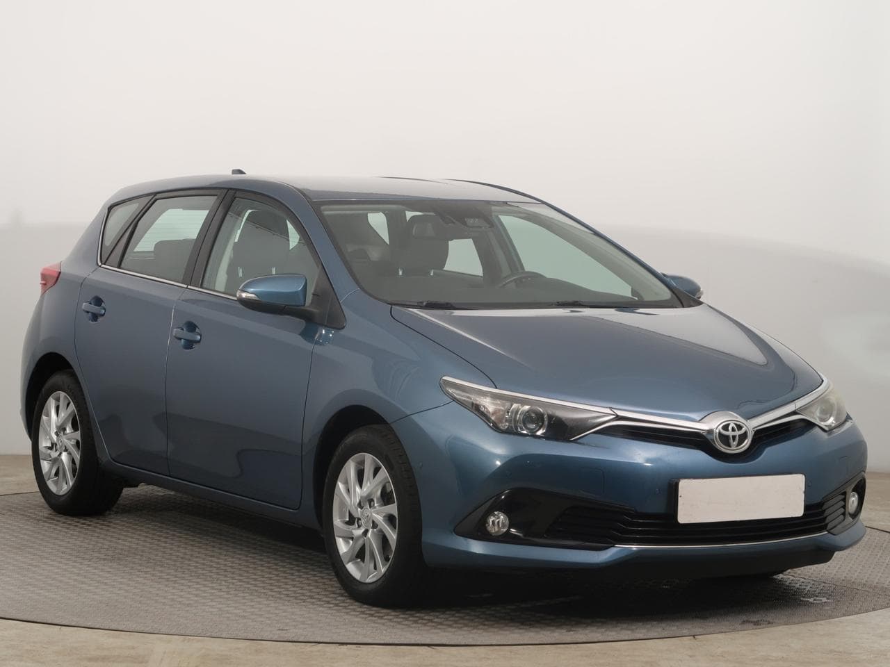 2017 Toyota AURIS