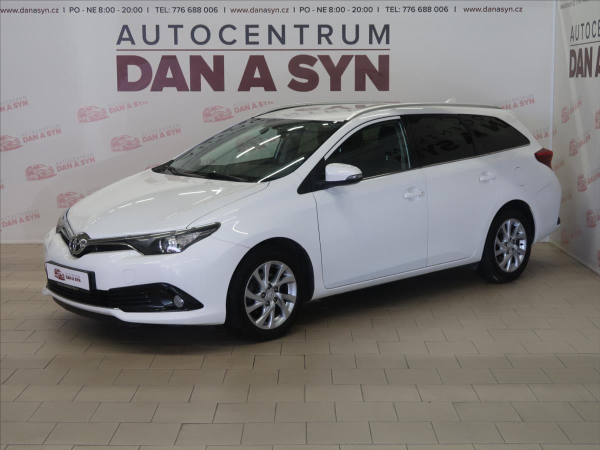 2016 Toyota AURIS