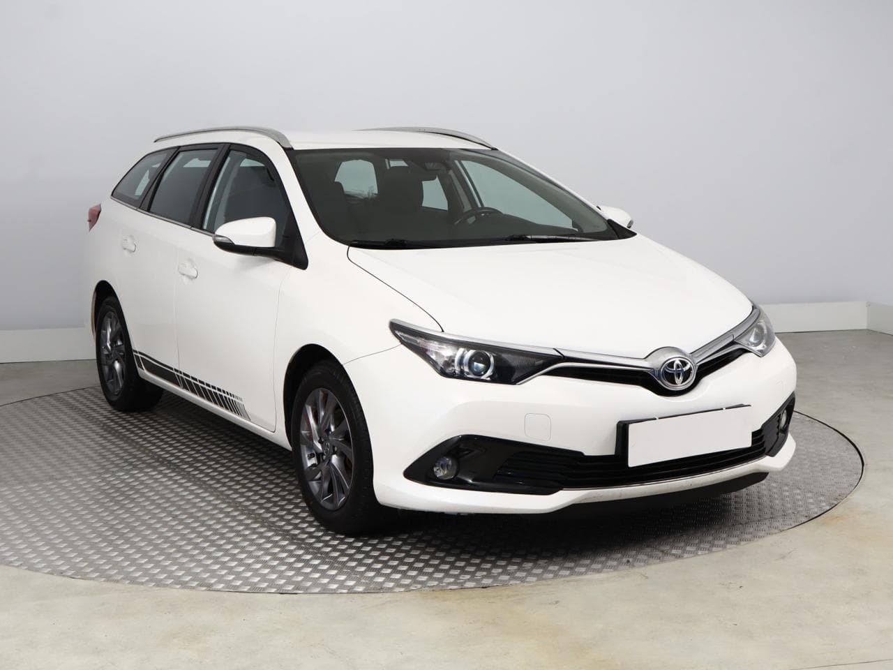 2019 Toyota AURIS