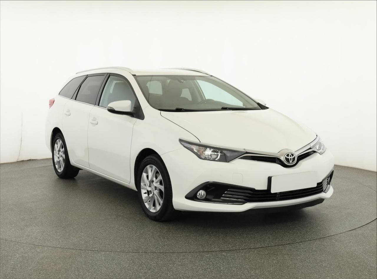 2015 Toyota AURIS