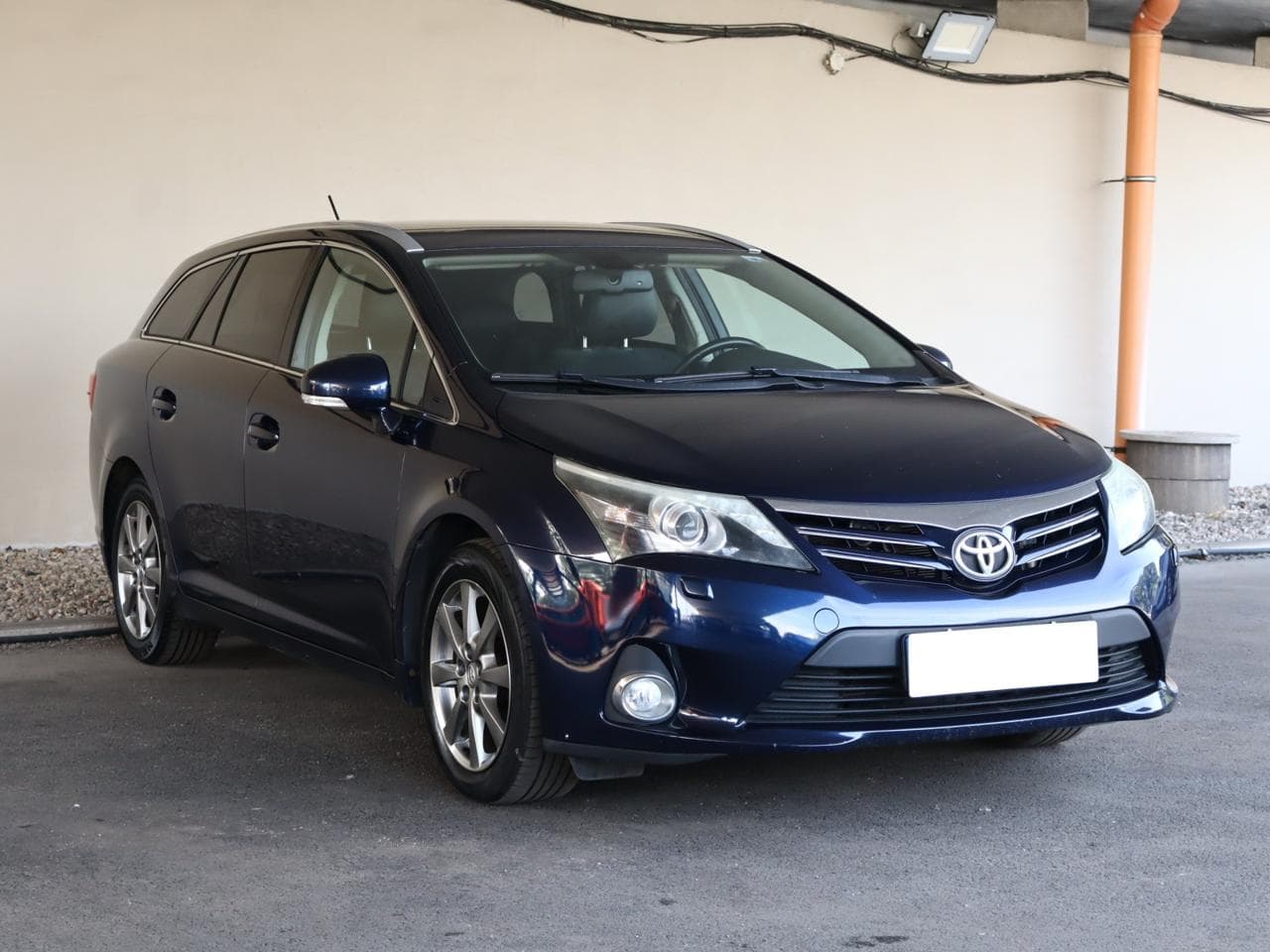 2012 Toyota AVENSIS