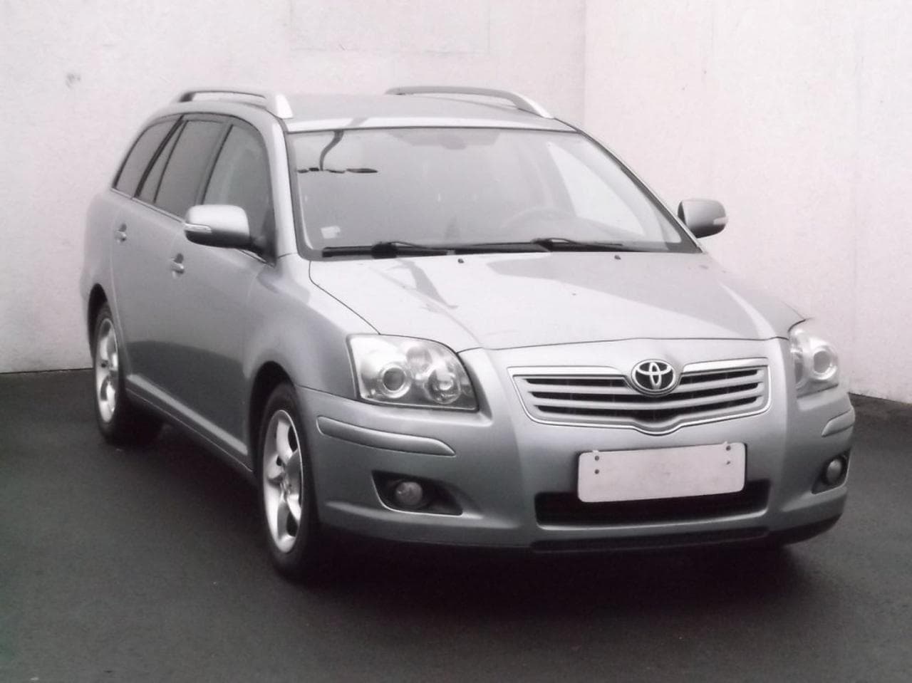 2005 Toyota AVENSIS