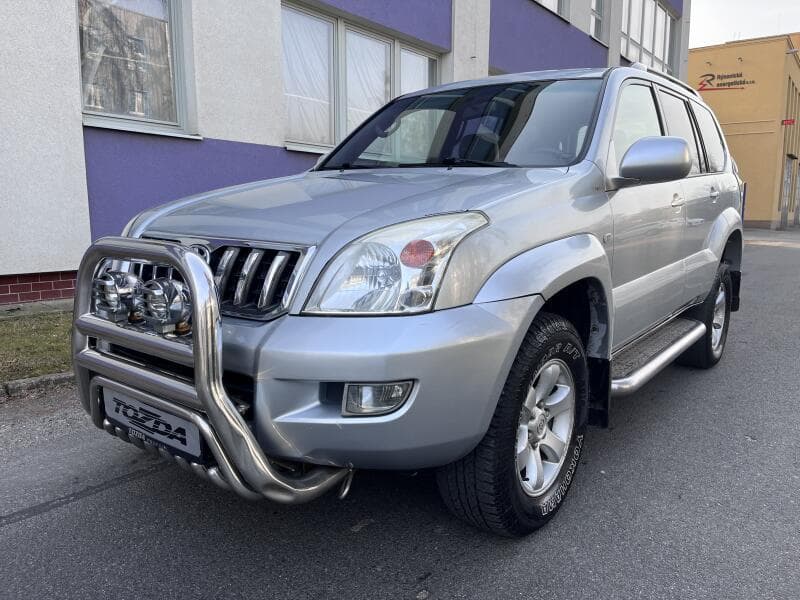 Toyota Land Cruiser 120 3,0D 4WD/automat 8-místný SUV