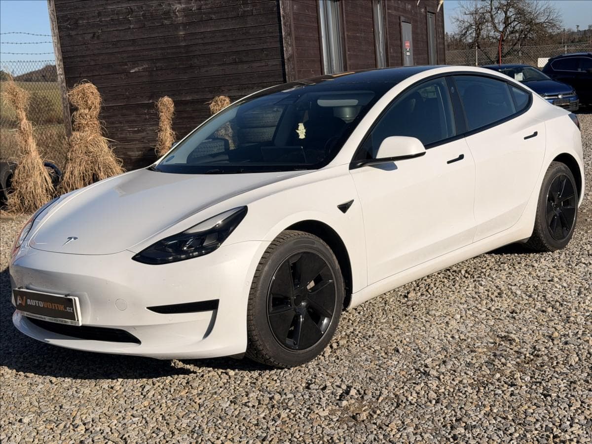 Tesla Model 3 0,0 SR PLUS 239kW sedan