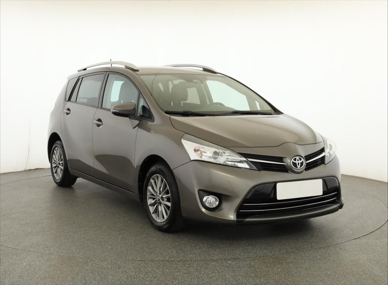 2017 Toyota VERSO