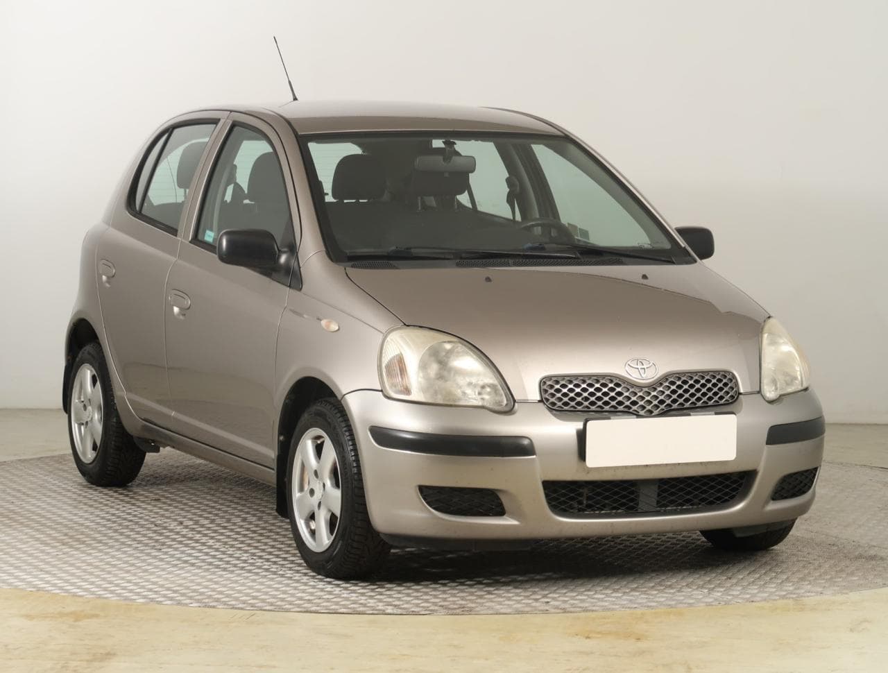 2004 Toyota YARIS