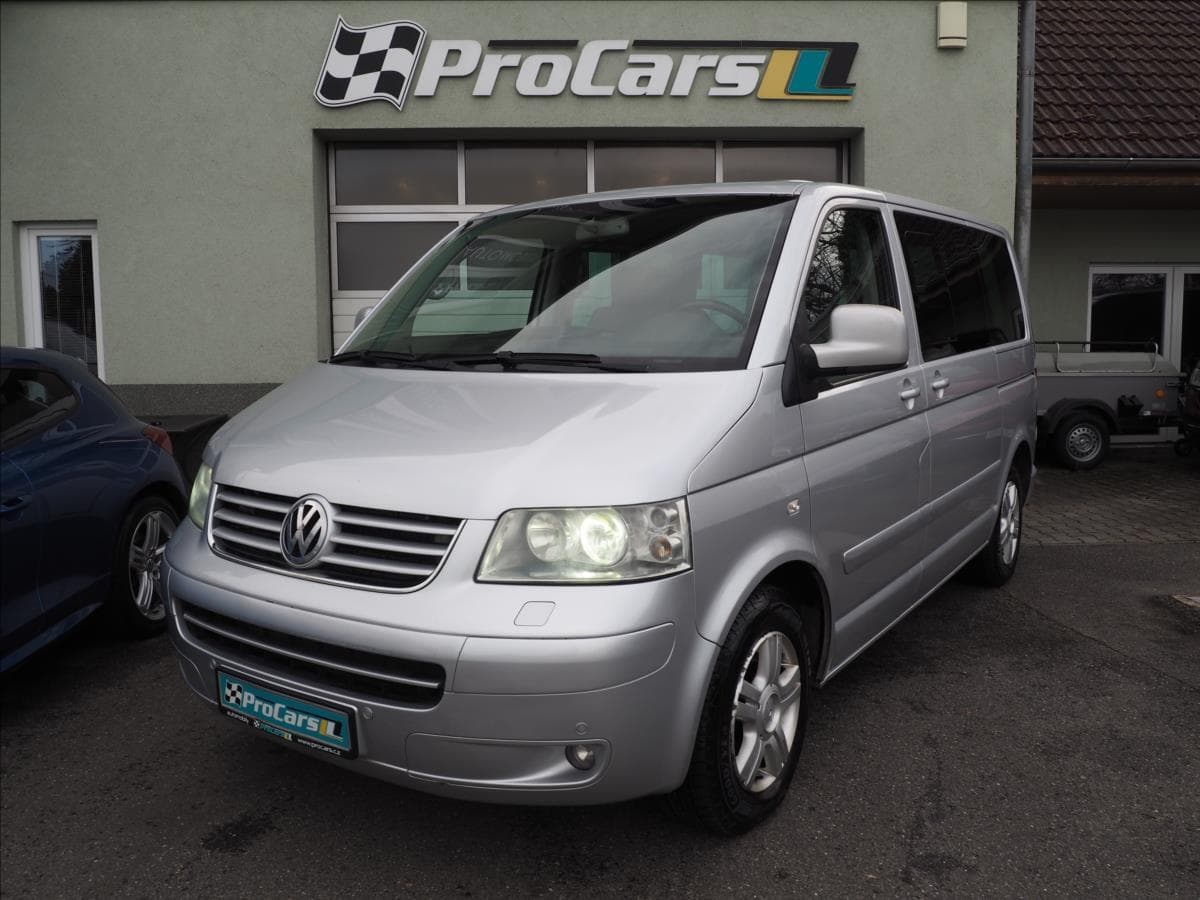 Volkswagen Multivan 2,5 TDI HIGHLINE DSG kombi