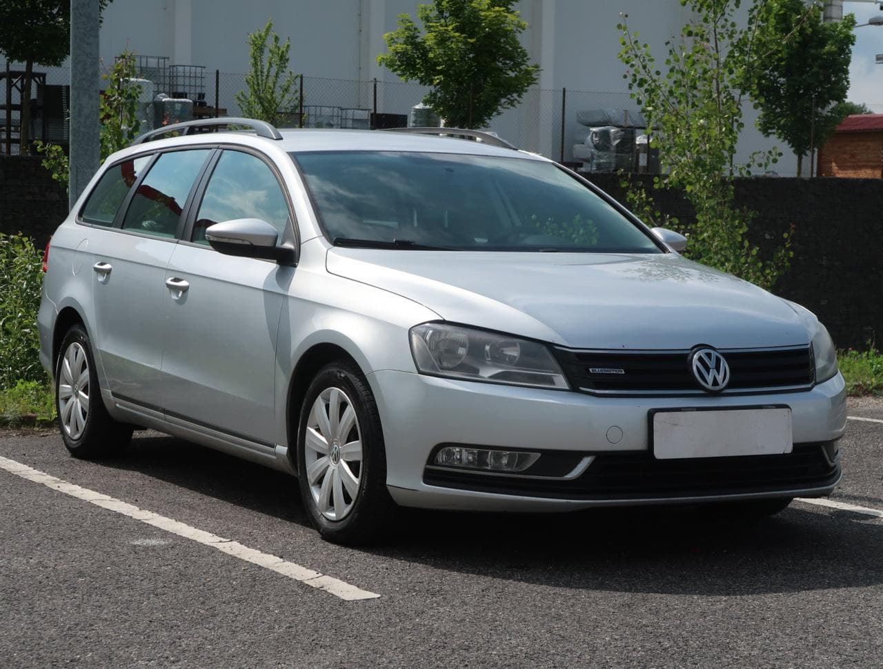 2013 Volkswagen PASSAT