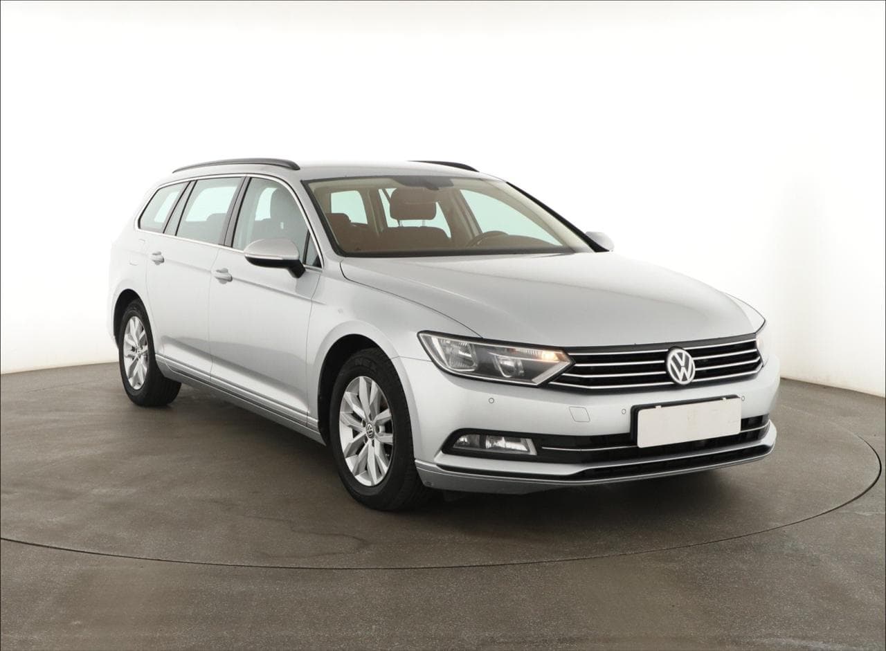 2016 Volkswagen PASSAT
