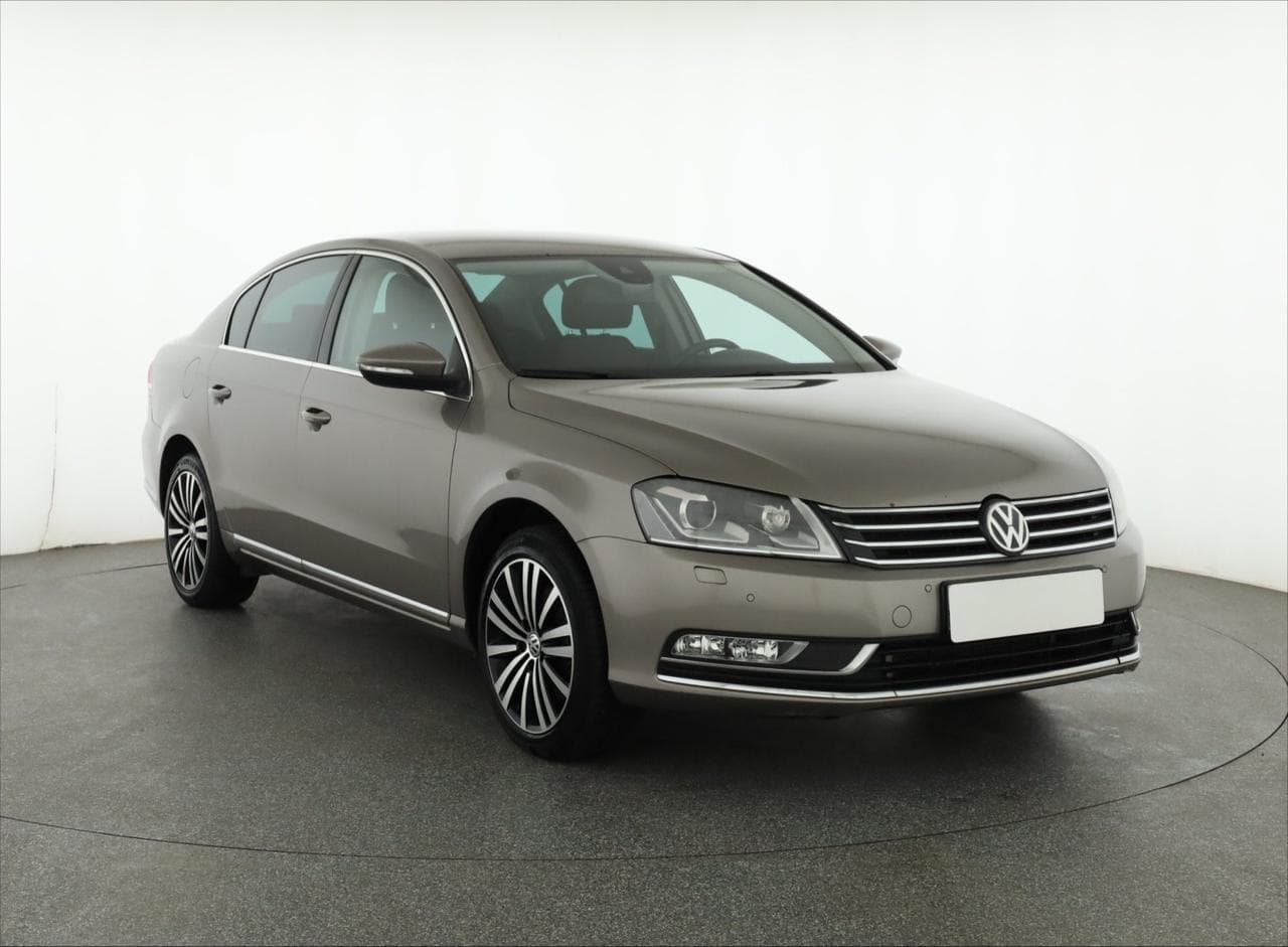 2011 Volkswagen PASSAT