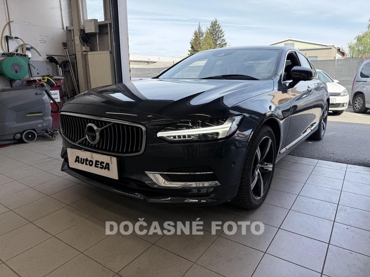 2017 Volvo S90