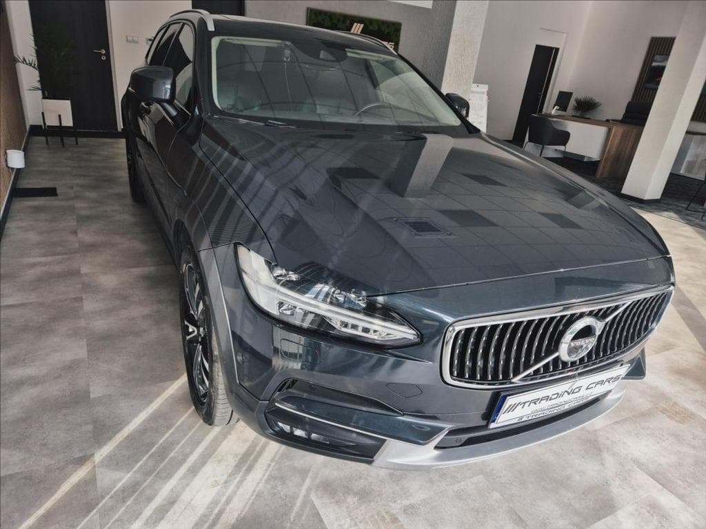 2020 Volvo V90