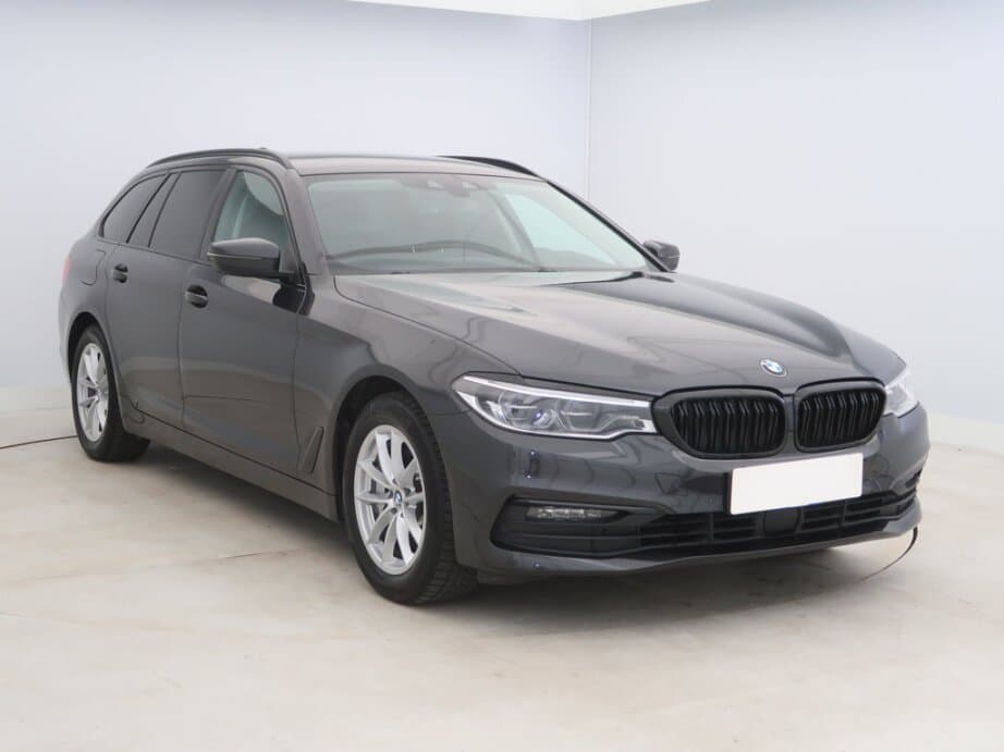 2019 BMW 5-SERIES