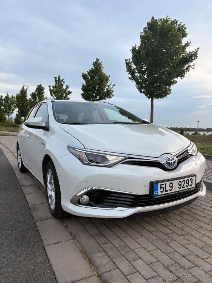 2017 Toyota AURIS